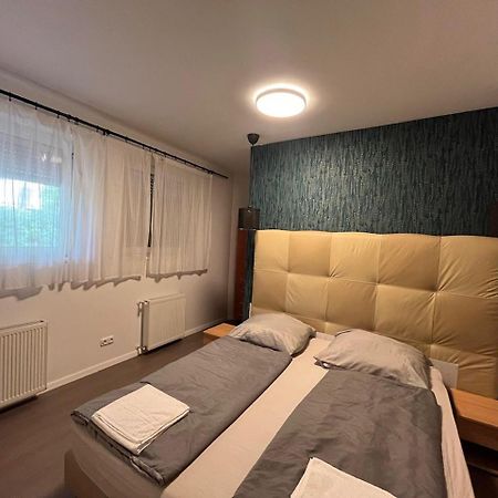 Y Apartman Balatonlelle Exterior foto